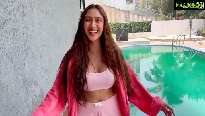 Krissann Barretto Instagram - Are you guys ready for Kaise Yeh Yaariaan season 4?!!!! ππ»ππ» Itβs been an absolute honour to be part of this show since the start!! This show is legit the best thing that has ever happened to me β₯οΈ (at work) haha β₯οΈ Keep supporting us the way you Rockstars do!! You guys are going to love it β₯οΈ #ky2 #ky2s4onvoot #alya #actor #onset #love #happyplace #grateful #blessed #thankyou #sohappy #instagram #instagood #video #staytuned #comingsoon #show #happiness #india #voot