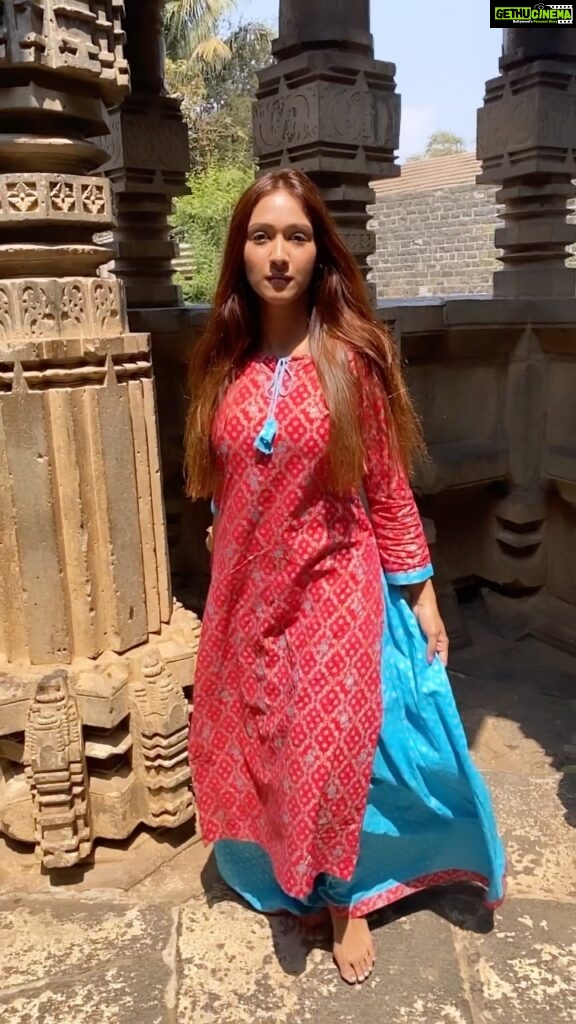 Krissann Barretto Instagram - Trying to remember how it feels to have a heartbeat Wearing @maaesaclothing #reels #reelsinstagram #reelsvideo #reelsindia #indian #indianoutfit #temple #india #girl #happy #blessed #grateful #love