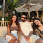 Krissann Barretto Instagram - Swipe for a cute photobomb😋 #nk Goa