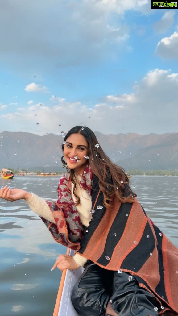 Krystle D'Souza Instagram - I need another trip to Kashmir ❄️ Let’s book @omgluxuryholiday !