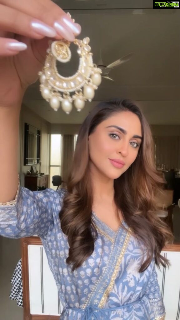 Krystle D'Souza Instagram - Happy lohri everyone 🔥 May the lohri fire burn away all negativity from your life and bring you all sooo much love , happiness, joy and all that you desire ✨ . . Outfit - @tara_c_tara Jewellry- @houseofjskjewels Kohlapuri- @irasoles #happylohri2023 #happylohri #lohri #fire #indian #festival #indianwear