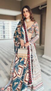 Krystle D'Souza Instagram - Literally got ready with this song on loop ! 
.
.
Lehenga by :- @theroyaleum
Jewellery by :- @shopravyaa
Bag by :- @sabrabymegha
Pr:- @vblitzcommunications