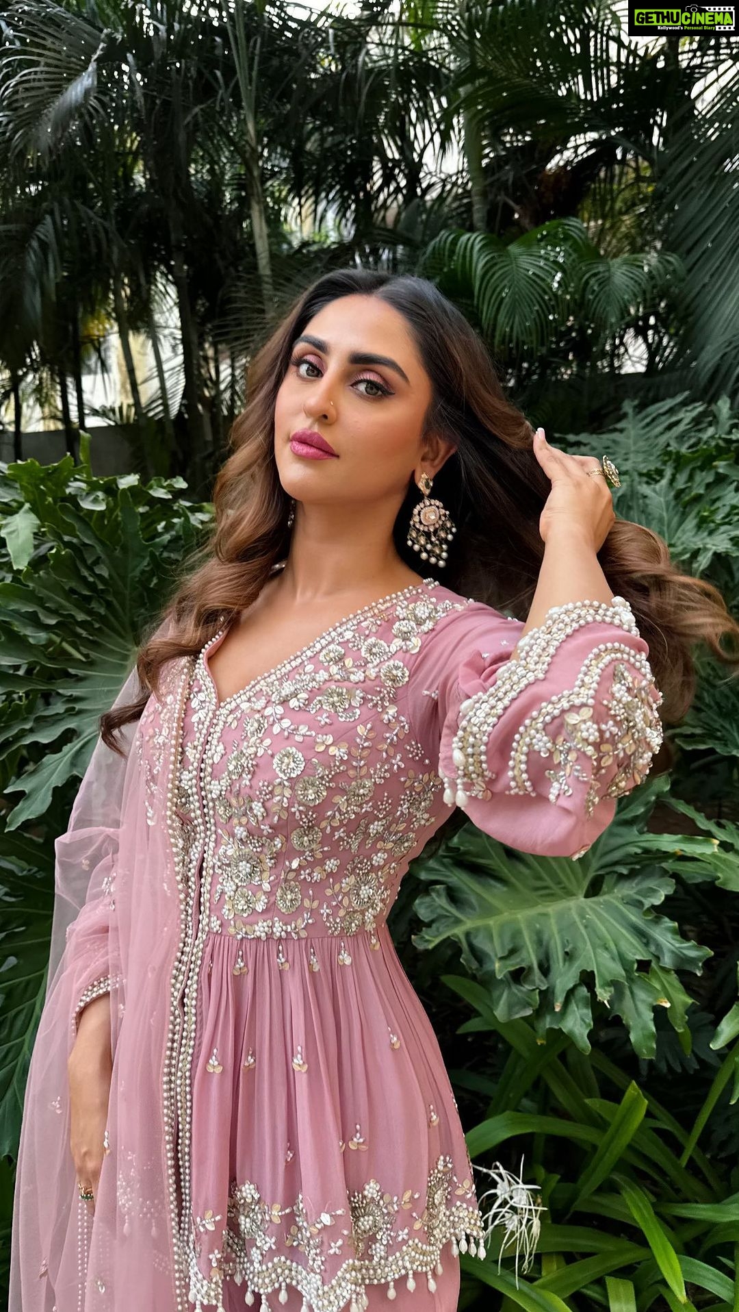 Krystle D'Souza Instagram - दिल से देसी 💕 . Outfit: @labelsanyagulati Jewelry: @gehnajewellers1 Styled by: @dinky_nirh . . . #iftaar #iftaarparty2023 #babasiddique #ritual #indianoutfit #grwm #desivibes #makeup #jewellery #shararasuit #outfit #ootd #aboutyesterday