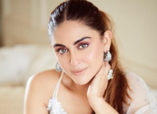 Krystle D'Souza Instagram - Blueberry ice and all things nice 🫐 It surely smells like festivities ✨ 🪔- @bryanandcandy 📸 - @harsh__mevada