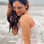 Krystle D'Souza Instagram - Weekend Getaway Deets . . Took a quick flight to goa and watched KWK in the flight. Wanted to eat a fish thali but all I managed to find was some very yum authentic Goan fish curry rice and rawa fried prawns at this restaurant called fisherman’s wharf. There also was live music which made me dance to some Goan tunes. And last but not the least mandatory sunsets at the beach were truly enjoyed 🤍