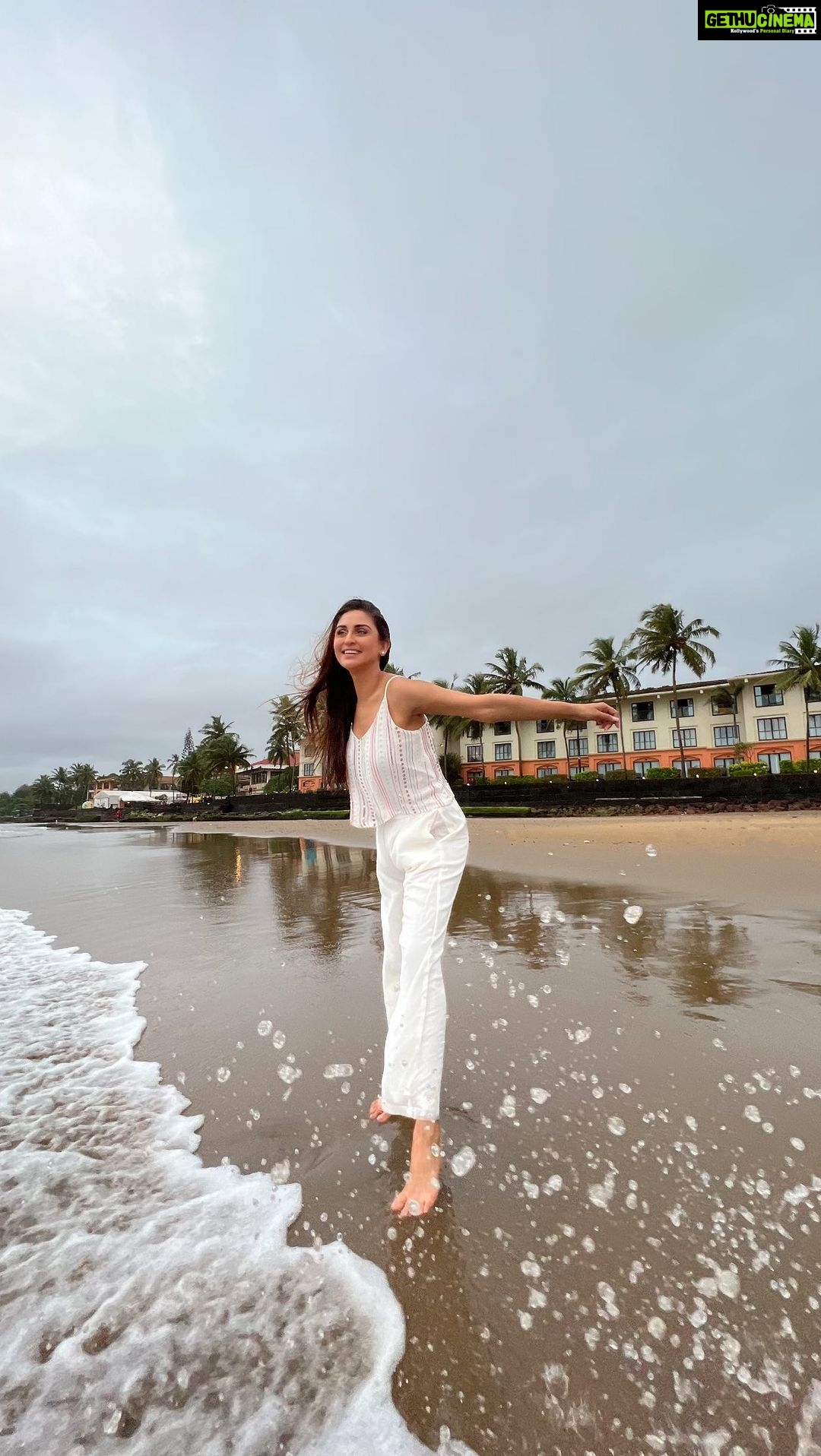 Krystle D'Souza Instagram - When you lose yourself in the things you love. You find yourself there too 🤍♾