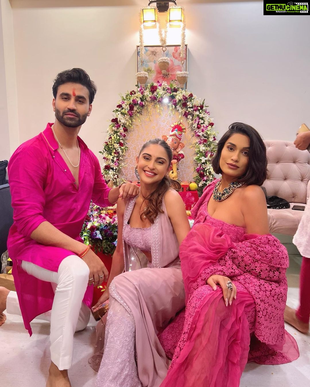 Krystle D'Souza Instagram - 5 days filled with so much love and so many loved ones 🤍✨