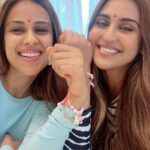 Krystle D'Souza Instagram - सारी उमर हमें संग रहना है ! … we took this line too seriously 🫶🏼♾ . . . #rakshabandhan #rakhi #jeeman #ehmmbh #niasharma #krystledsouza #sister #rakhi2022