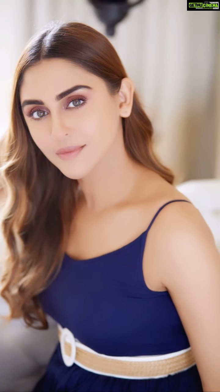 Krystle D'Souza Instagram - Reality VS What makes it to the gram. ⚠️Just a reminder: Don’t let social media fool you..what you usually see is the filtered version of life that we all choose to put out there. All you see is the good sh*t. The partying, the travelling, the ‘success’, but all the struggle remains uncaptured. Don’t let social media deceive you into thinking you are way behind. Real life occurs behind all the ‘picture perfect’ edited posts . . . 📸 @harsh__mevada