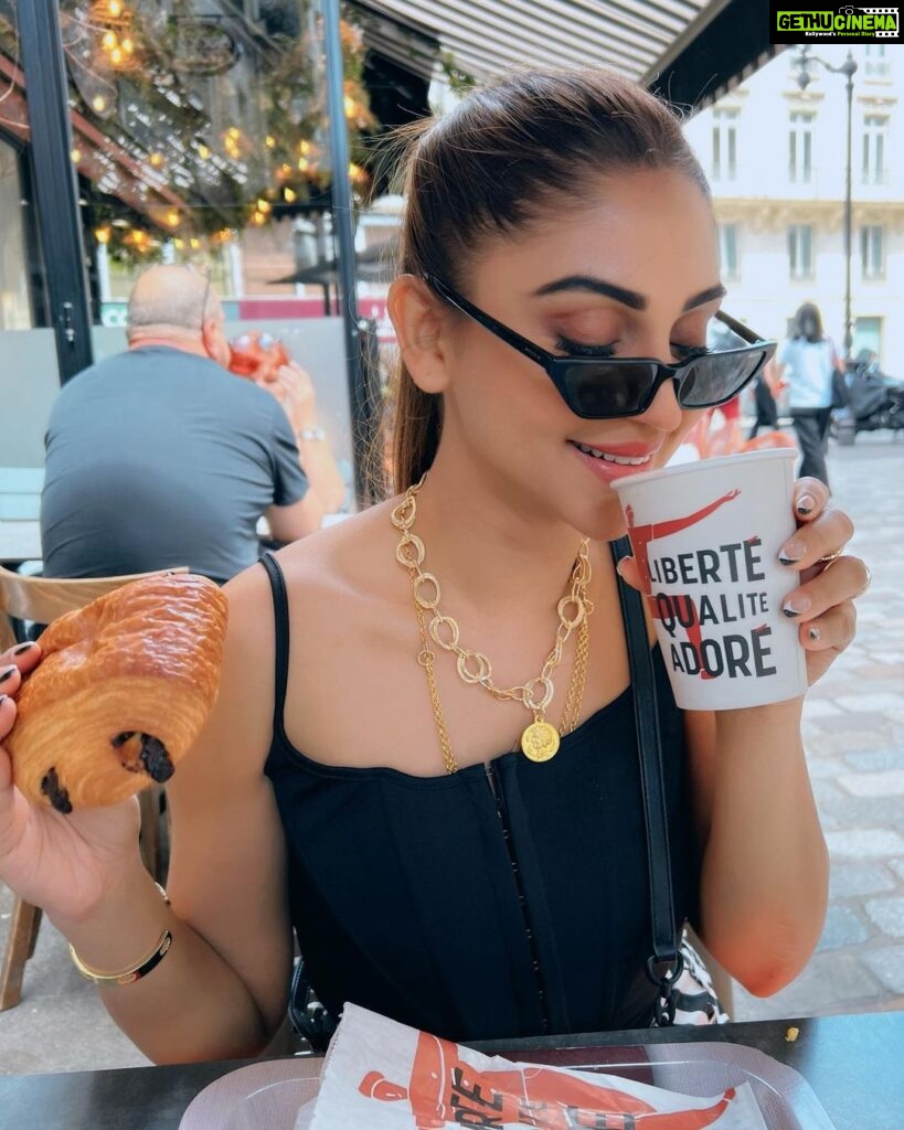 Krystle D'Souza Instagram - Coffee, Croissants, Conversations and Contagious smiles 🥐☕️ Paris, France