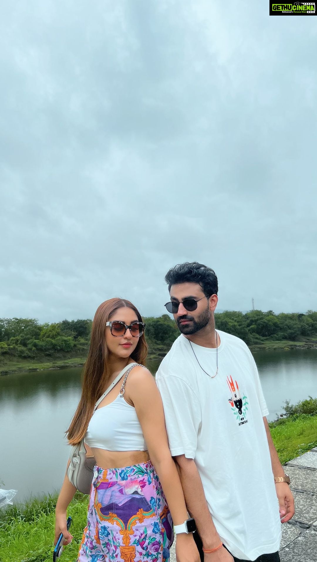 Krystle D'Souza Instagram - Just us celebrating #naatunaatu since day1 ! Excuse my bad performance and notice the happiness dancing on this song when it just released!!! Big win’s for India at the Oscar’s !!! So so so proud 🇮🇳🙌🏼❤️