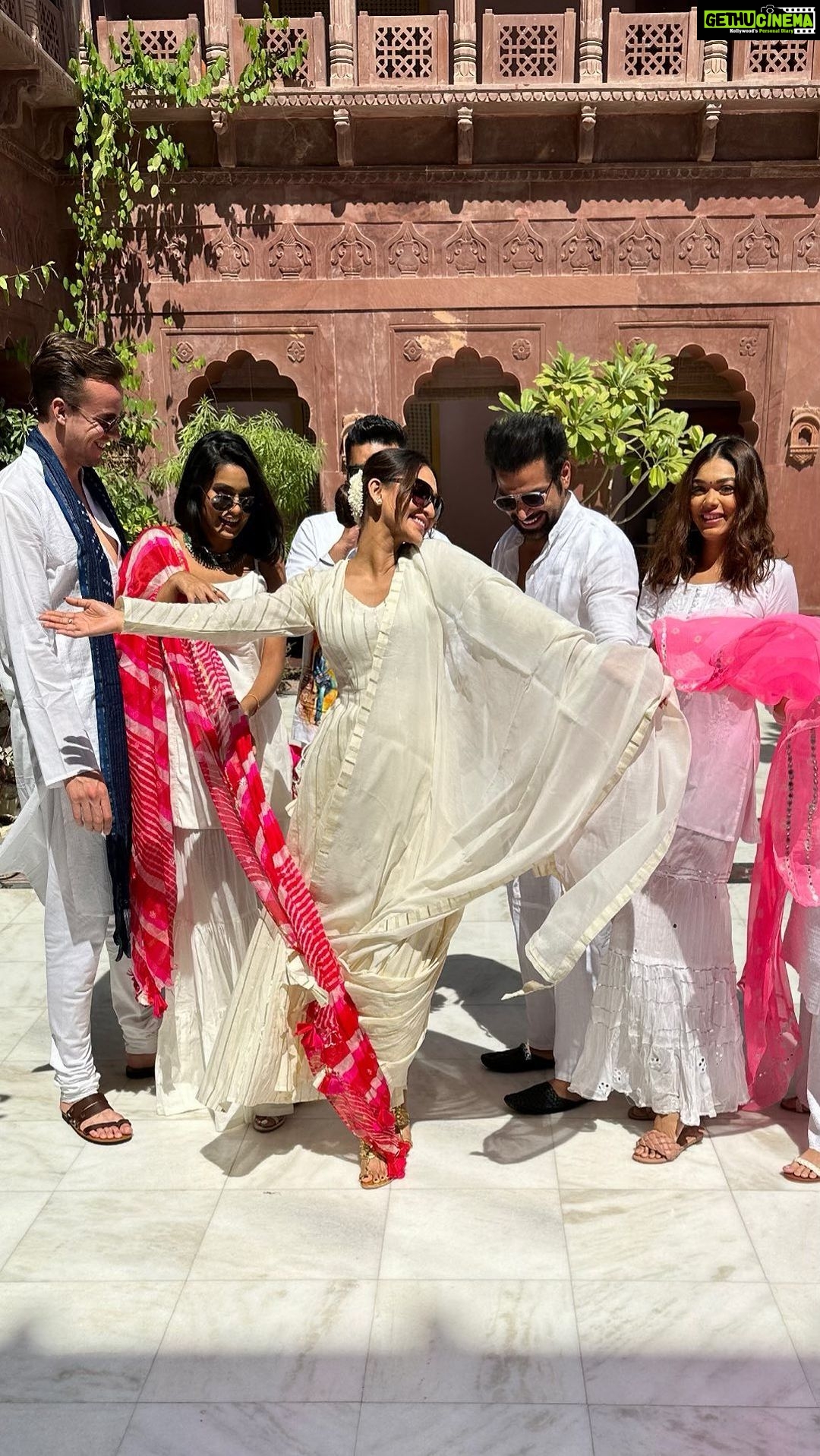 Krystle D'Souza Instagram - Holi like never before ! . 📍 @narendra.bhawan.bikaner what an experience ✨ . . . #holi2023 #happyholi #colors #indianfestival #festivevibes #friends #palace #narendrabhawan #bikaner 🧿