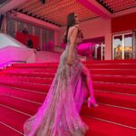 Krystle D’Souza Instagram – Jab We MET ! 
Think. Manifest. Believe. ♾️ 
.
.
Walking up these stairs felt surreal. 
Can’t wait for the real deal someday! Till then i’ll live in my La La land ❤️
.
.
.

#2022 #throwback #MET #redcarpet #manifestation #thoughtsbecomethings