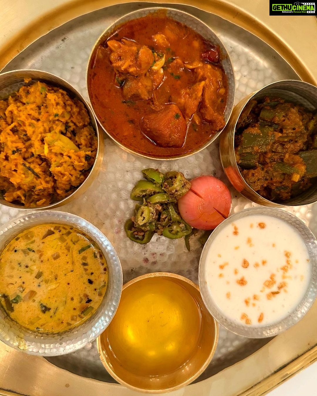 Krystle D'Souza Instagram - Sunday’s should strictly look like this… . . 📍 @narendra.bhawan.bikaner . . . #happysunday #sundaybinge #travel #incredibleindia #bikaner #narendrabhawan #palace #getaway #weekend #weekendvibes #sunday #thali Narender Bhavan, Bikaner
