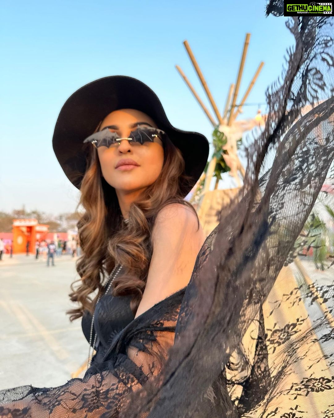 Krystle D'Souza Instagram - Waiting for my batmobile at Supersonic 2023 🦇 . . . . #supersonic #vh1supersonic #musicfestival #musicfestivaloutfit #vh1supersonic2023 #sunset #ootd #accessories #outfitideas #batman @vh1supersonic Vh1 Supersonic, Pune