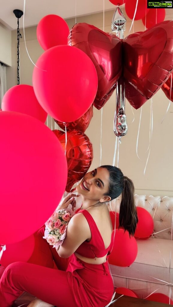 Krystle D'Souza Instagram - ❤️ Heart is where the home is 📍 Happy Valentines Day 🎈 . . #love #happyvalentinesday #valentines #red #balloons #heart #decoration