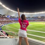 Krystle D’Souza Instagram – #ad Watched the IL T20 FINALS in Dubai yesterday with @sportsbuzz.11 ! 
USE MY CODE : KRYSTLE100 
#buzzmakers #sportsbuzz11 @tgbtroop