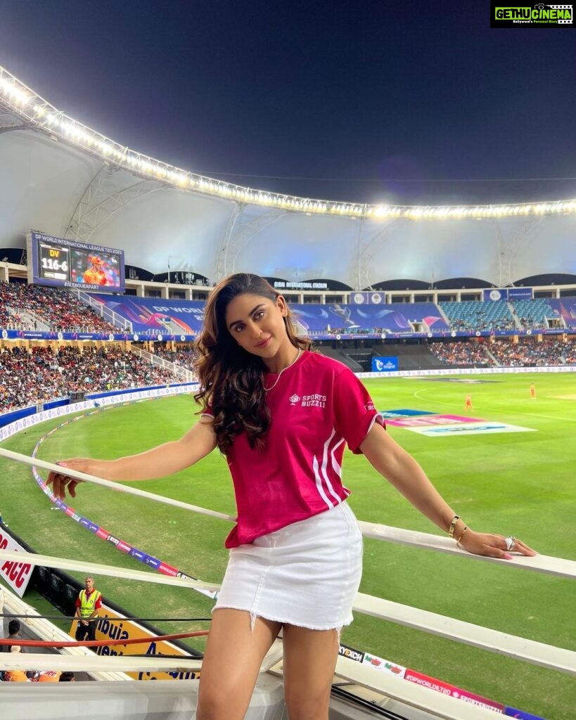 Krystle D'Souza Instagram - #ad Watched Dubai IL T20 Finals Live ! @sportsbuzz.11 USE MY COUPON CODE : KRYSTLE100 #buzzmakers #sportsbuzz11 @tgbtroop Dubai Stadium Sports City