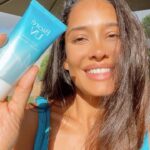 Lisa Haydon Instagram - Did you know that the sun's harmful UV rays can damage your skin even in the comfort of your own home? So even though we are mostly at home these days….STILL, don’t forget your sunscreen! #EverydayHighProtectionfromUVrays #Skinvestment #PR #BioreAmbassador #WondrousWateryShield #ProtectLikeAPro @bioreindia