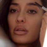 Lisa Haydon Instagram - I upgraded my beauty routine this year to include THE best lighting, mirror and organiser all in one with the @beautifect box ❤️ They make the best-in-class beauty tools! Most seamless way to do your makeup everyday! Plus makes an amazing Christmas gift 🎁 USE MY CODE LH10 for 10% off sitewide!