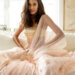 Lisa Haydon Instagram - This holiday season I pray God’s light✨ shines upon your homes, that this coming year pushes you into all that you were created to be, that you remember to WEAR SUNSCREEN- Biore aqua rich - because the foundation of naturally beautiful skin is protection, and, that you will shine in alllll your festive party outfits. Happy holidays to you allll ⭐️ 💫 ✨ #EverydayHighProtectionfromUVrays #Skinvestment ​​ #PR #Sunscreen #SPF #Monsoon​​ #BioreAmbassador #WondrousWateryShield ​​ #ProtectLikeAPro​​ #Jbeauty​​  #JoyOfBareSkin​​ @bioreindia​