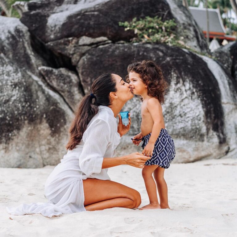 Lisa Haydon Instagram - We love to play on the beach. I trust my companion Aqua Rich with high SPF and light, easily absorbing formula, to make sure that we enjoy summer sun all season long! My favorite Biore Aqua Rich makes me feel like I'm wearing the most comfortable clothes. #wondrouswateryshield #PR #everydaybiore #SummerReady #spfbff @bioreindia