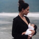 Lisa Haydon Instagram - 🖖So I’ve been away from insta for a while now, here’s my best attempt at a catch up post.. Things can feel pretty extra after having a baby. A lot of it is probably hormones. Two under two and three kids in four years has been truly humbling. I don’t mean humbling in the way I’ve heard ppl say after winning an Oscar lol But humbled in an, I feel incapable kind of way. I thought we’d be taking it one day at a time, but we’re down to taking it one feed at a time. No one tells you how long you’ll spend burping your baby. And what not getting that burp up can mean. I take a second sometimes to just remind myself there is no destination in motherhood. Pumping while having a coffee, organising the boys schedules — pick ups, drop offs and bouncing the bouncer with one foot. And then there’s that sound, that tiny little noise that makes it all worth it, and when you finally hear it, it’s the most rewarding.. that little burp! 📸 @rubylaw Lantau Island