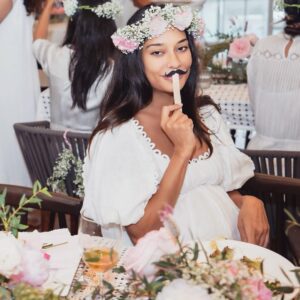 Lisa Haydon Instagram - One of the most special days... Five friends ( @nicspichi @jieunwrigley @kathykwei @jacintakuok @simmigm ) planned a baby shower to welcome baby girl. I may have given them some reference photos ( not a control freak at all 😝) BUT , this decor was above and beyond- true friendship, making baby shower dreams come true. Baby girl you are so loved ! 💕