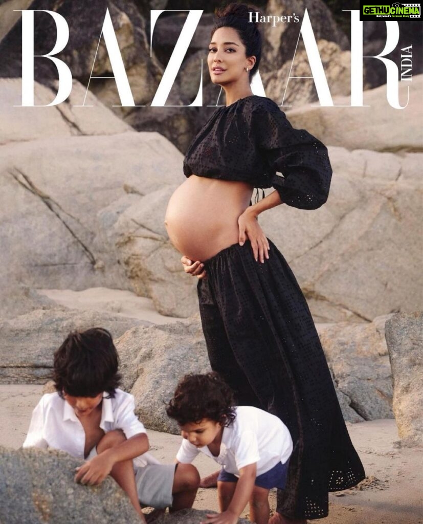 Lisa Haydon Instagram - Some more bomb digitty moments with @bazaarindia 🌝🖤🖤 I’m running out of captions ... can you tell ? Comes back because I found a caption 😂. Pregnancy is that one time in life where you accomplish so much while not really doing anything! Digital editor: @nandinibhalla Photographer: @rubylaw Make up : @omix Hair : @peter_cheng_hair Styling : @justinelee425 Production : @marinafairfax Photographer assist : @kehocheung