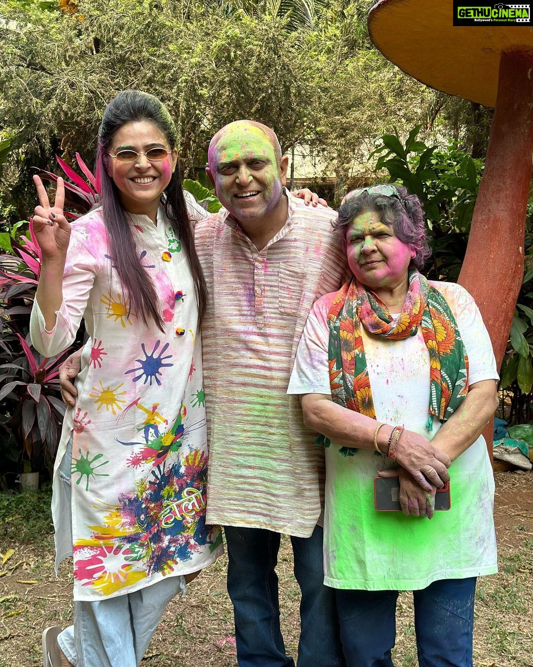 Madhurima Tuli Instagram - Wishing you and your family a very Happy Holi ❤️❤️ #holi