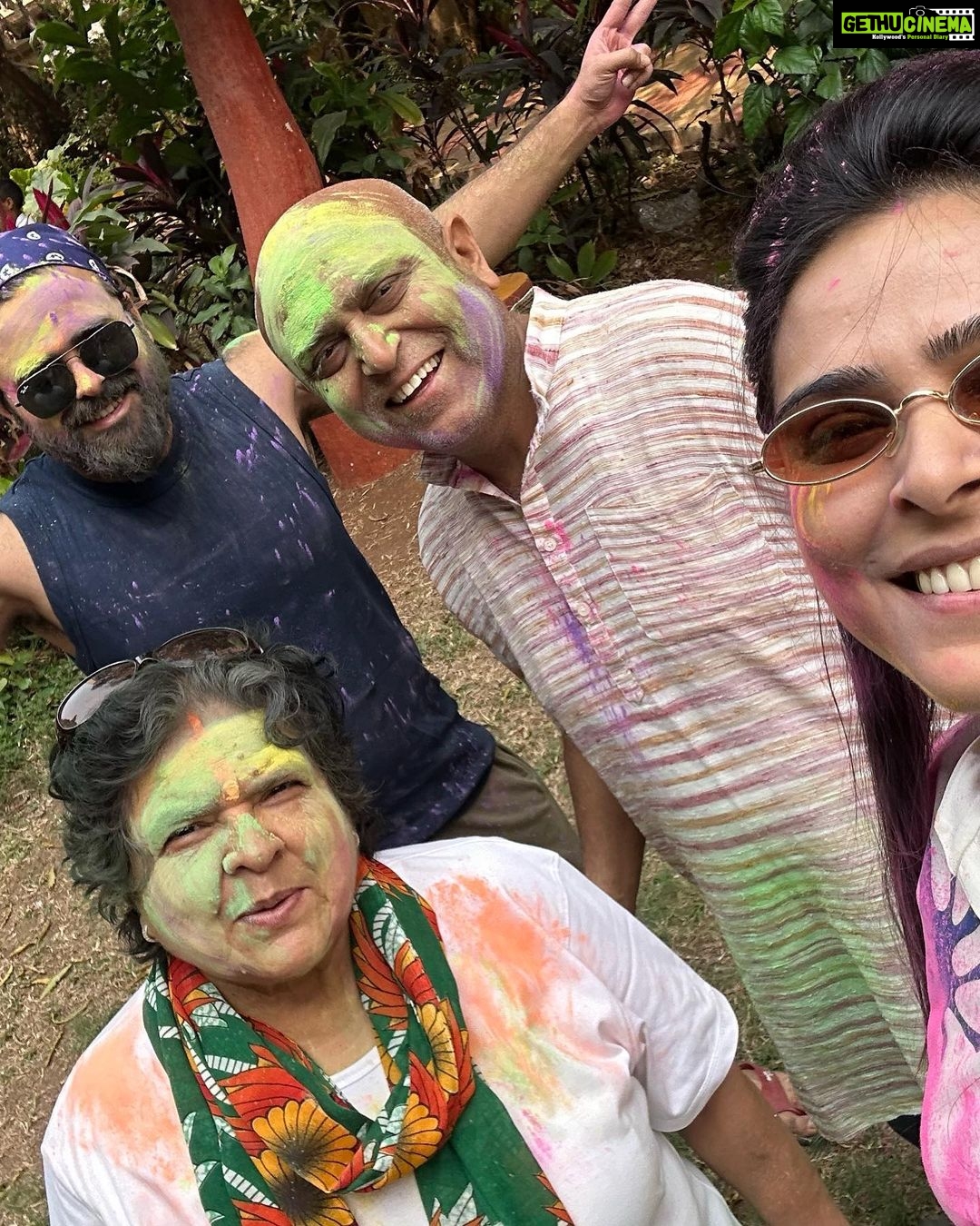 Madhurima Tuli Instagram - Wishing you and your family a very Happy Holi ❤️❤️ #holi