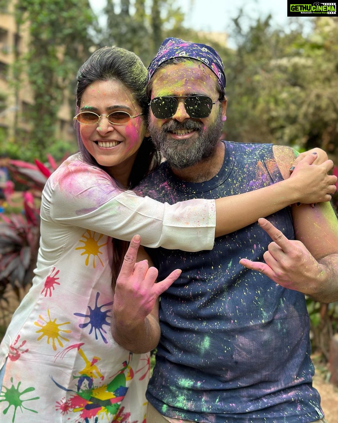 Madhurima Tuli Instagram - Wishing you and your family a very Happy Holi ❤️❤️ #holi
