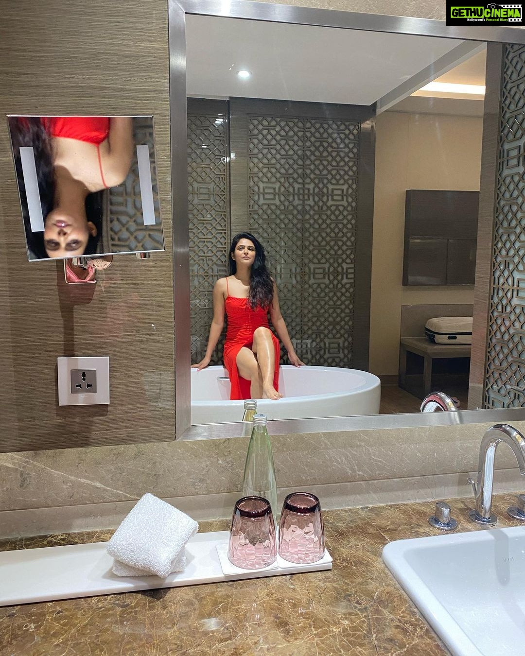 Madhurima Tuli - 16.9K Likes - Happy Valentine’s Day to you all 🌹❤️