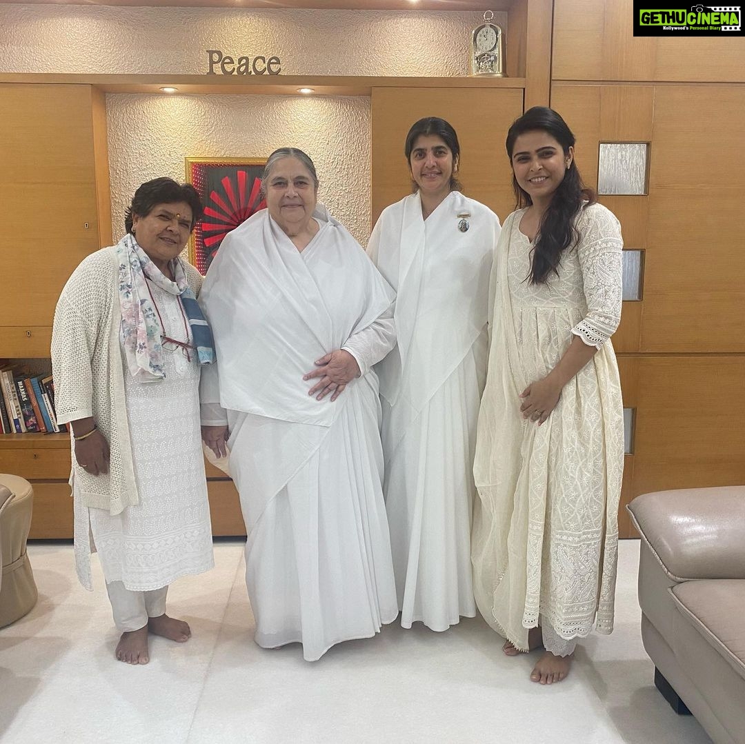 Madhurima Tuli Instagram - It was enlightening to meet Shivani ji and other sisters at @brahmakumaris Mom is an ardent follower since 35 yrs so felt really lucky and blessed to have met her ❤️🙏🏼