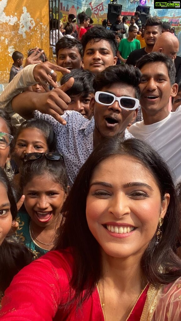 Madhurima Tuli Instagram - Had a great time celebrating pre- Diwali at #salambalaktrust with these kids where my dad also teaches yoga on behalf of BIHAR SCHOOL OF YOGA MUNGER❤️❤️🥳🪔