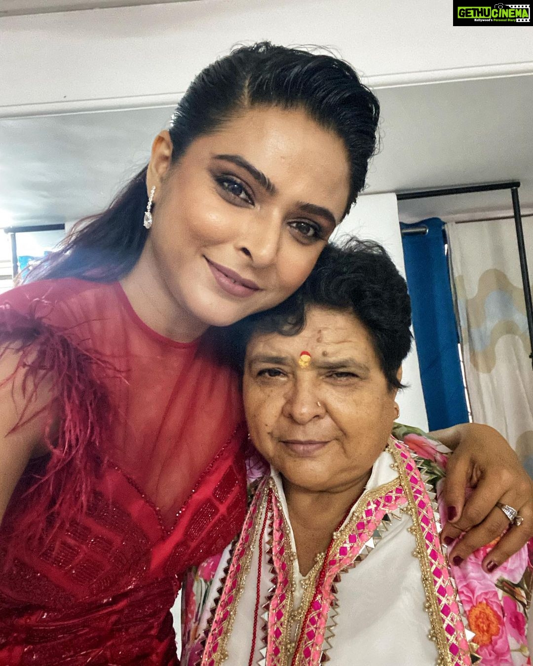 Madhurima Tuli Instagram - To the strongest woman I know!! Though I believe everyday is women’s day but today we should celebrate it a lil more. Happy women’s day to all you wonderful women out there 🙌🏼❤️ #latepost