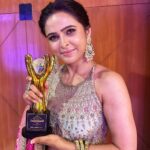 Madhurima Tuli Instagram - Thank you @theinquilab.in @middayindia for this appreciation. 3rd award this year as Fashionista Icon of the year. Truly hononoured!! And I dedicate this award to my Mom @vijayamountaineer who’s my constant! And also to my team. I love you guys. Thank you for always being there. Lots of love ❤️ ❤️