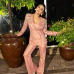 Madhurima Tuli Instagram - Shining through the city ✨💖 Styled by @shailjaanand Outfit by @orupret @orubyapoorva Jewellery by @the_jewel_gallery HMU @raj_mukadam