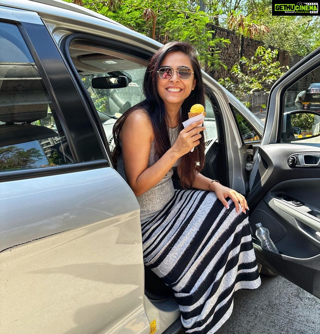 Madhurima Tuli Instagram - A Sunny day deserves an ice cream 🍦❤️