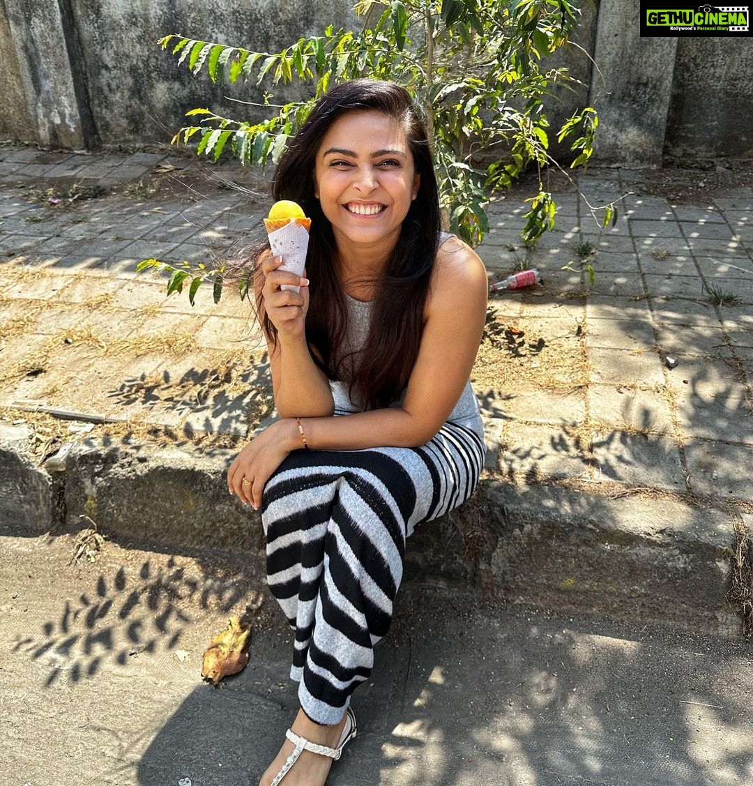Madhurima Tuli Instagram - A Sunny day deserves an ice cream 🍦❤️