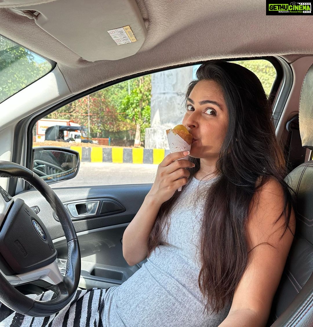 Madhurima Tuli Instagram - A Sunny day deserves an ice cream 🍦❤️