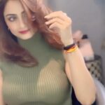 Madirakshi Mundle Instagram - Not a major change, just a hair treatment #veganplastia and colour refreshing ✨🤍 @madirakshi_ #sameersalmani #sameersalmanitheartist #madirakshi #madirakshi_ #madirakshimundle💗💗 #haircolor #vegantreats #vegantreatment #veganhair #bandrasalon #mumbaisalon @erayba.india @erayba.barcelona Sameer Salmani The Artist- Salon & Academy