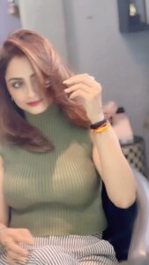 Madirakshi Mundle Instagram - Not a major change, just a hair treatment #veganplastia and colour refreshing ✨🤍 @madirakshi_ 

#sameersalmani #sameersalmanitheartist #madirakshi #madirakshi_ #madirakshimundle💗💗 #haircolor #vegantreats #vegantreatment #veganhair #bandrasalon #mumbaisalon @erayba.india @erayba.barcelona