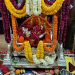 Madirakshi Mundle Instagram - ये गणेश जी का दरबार है, देवों के देव वक्रतुंडा महाकाया को अपने हर भक्त से प्यार है..!! ❤️❤️❤️ Had a beautiful & exclusive Darshan on Bappas day #sidhdhivinayak Thank you @ashokjain09021981 @siddhivinayak_trust_mumbai #happyganeshchaturthi #navratri #❤️ #feeling blessed #gratitude #greatful