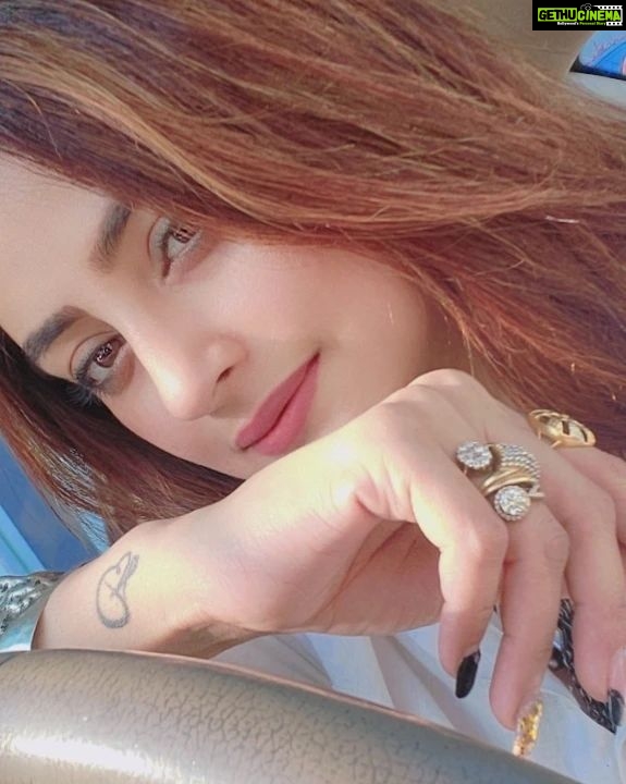 Madirakshi Mundle Instagram - चुपचाप चले थे जिन्दगी के सफ़र में, तुम पर नजर पड़ी और गुमराह हो गये…!! ❤️ #bhopal #bhopal_the_city_of_lakes #gratitude
