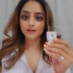 Madirakshi Mundle Instagram - Bad idea 💡 😕 🤪🤪😜😜😛 By @paraschhabra 🤪 #reels #funnyvideos #reelsinstagram #funtimes #scary