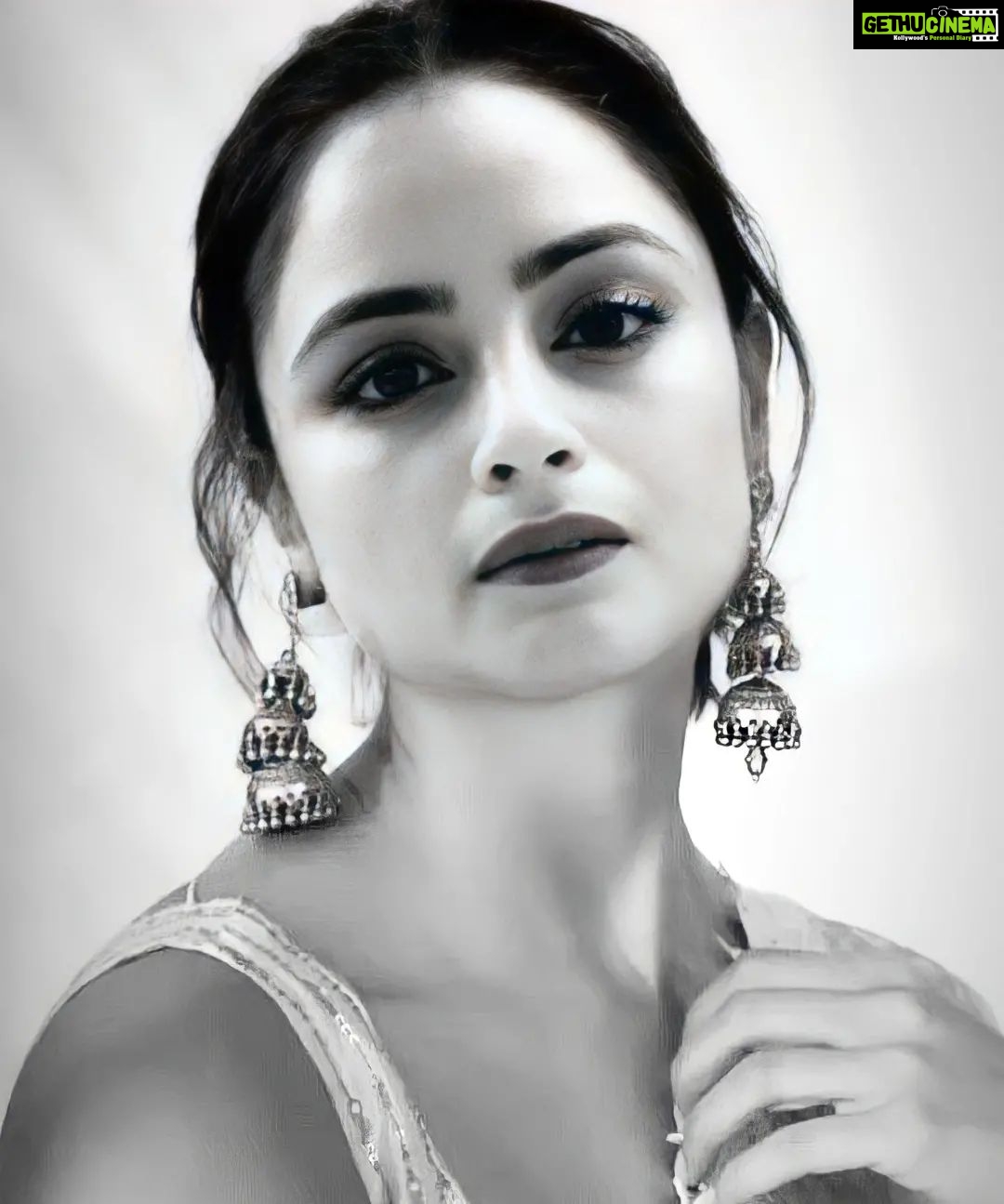 Madirakshi Mundle Instagram - Love you @madirakshi_ mam πβ€οΈ @madirakshi_ mam 's blend edit Hope u love the edit @madirakshi_ mam n allβ€ @madirakshi_ @madirakshi_ Fc hzneycodes . ---: πππ¬π‘πππ π¬ :-- #weloveyoumadirakshidii #iloveyouallmadirakshians #iloveyoumadirakshi #madirakshi #madirakshi_ #madirakshimundle #madirakshilove #madirakshians #madilove #madirakshiassiya #madirakshimundleinstagram #madirakshiassita #madirakshimylifemylove #siya #sita #vaidehi #bhumija #jaanki #janki β₯In My Heartβ₯