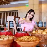 Madirakshi Mundle Instagram - Tag Pani puri/ Puchka lover 😛 Being a big time pani puri lover, I'm tagging myself 🤪 @madirakshi_ #panipuri #panipurilovers