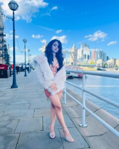 Mahima Makwana Instagram - ✨
Stylist - @suveera.swetesh.stylist 
MUA - @mannysamra_mua