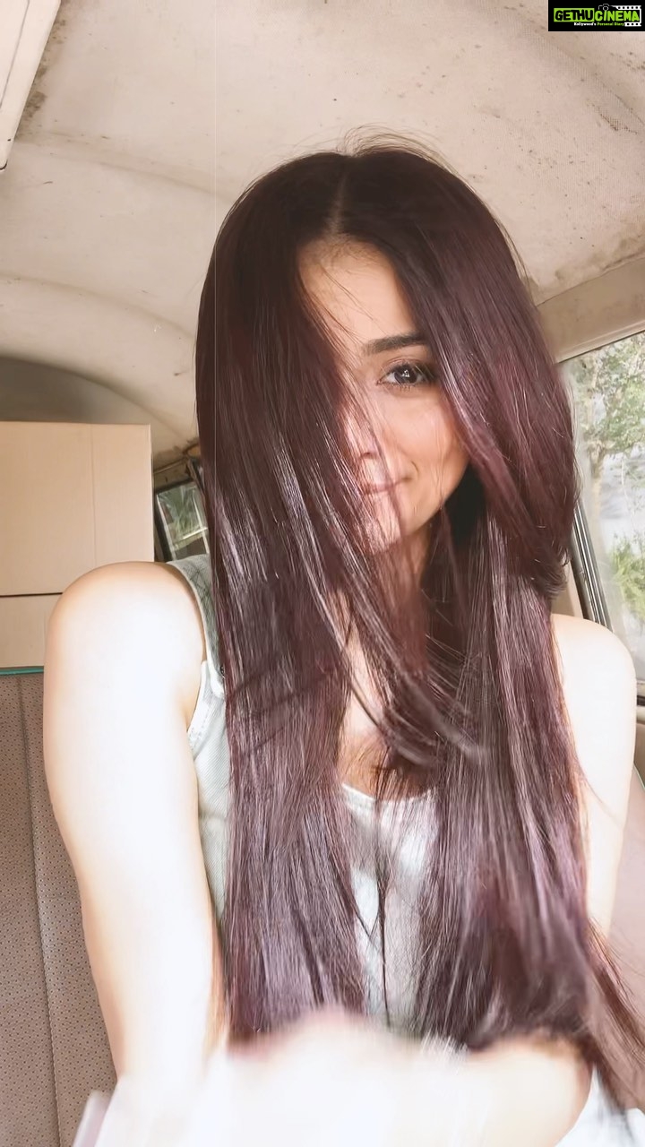 Mahima Makwana Instagram - Flip my hair!✨